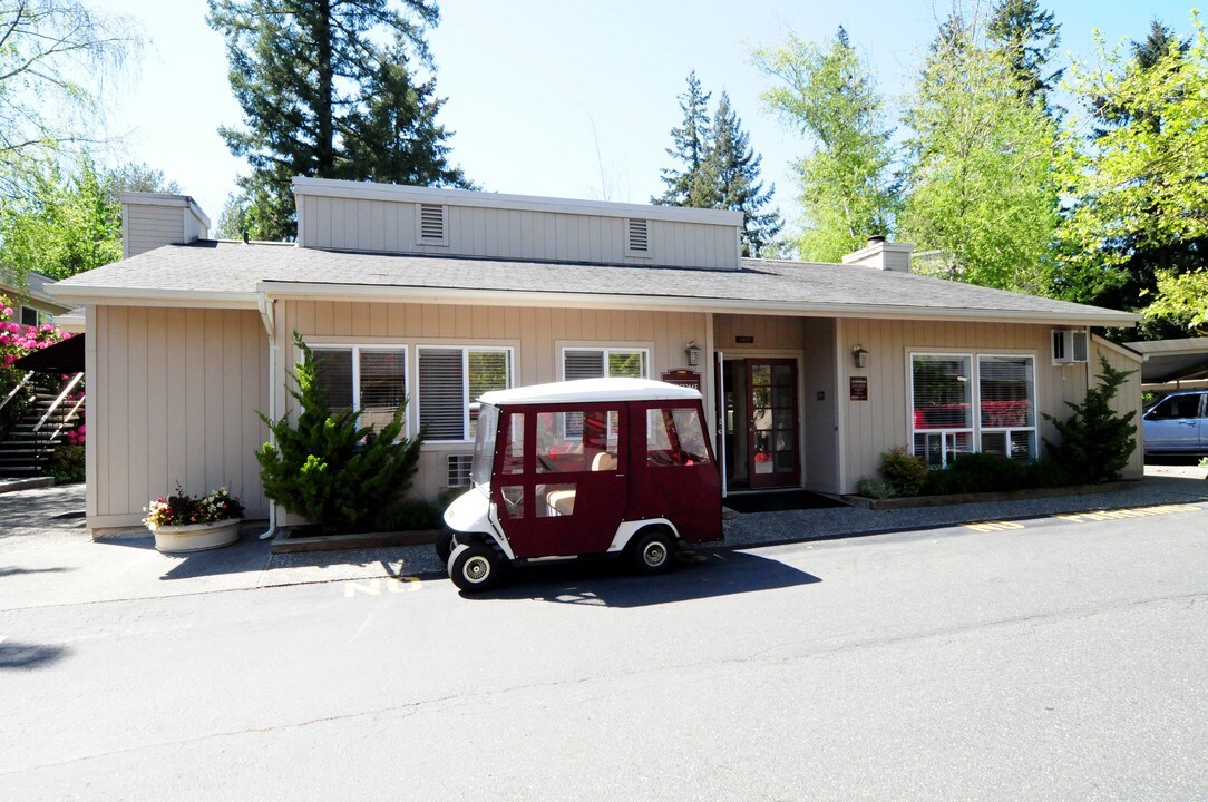 Timberwood in Bellevue, WA - Foto de edificio