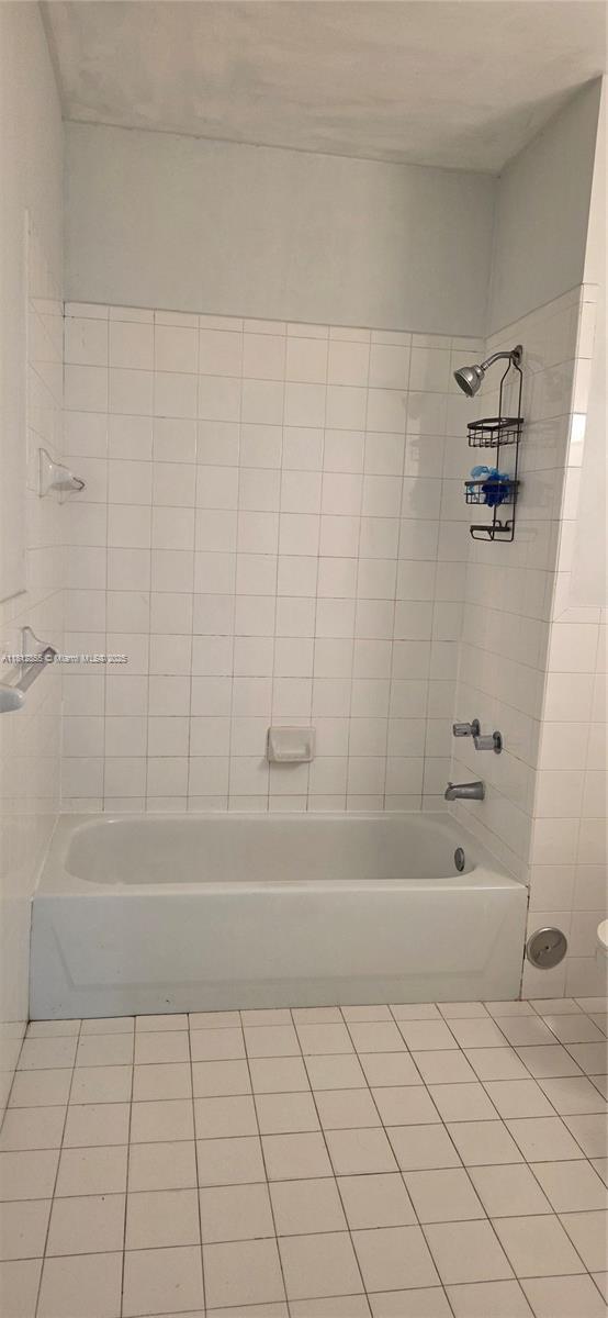 104 SW 9th St, Unit 206 in Miami, FL - Building Photo - Building Photo