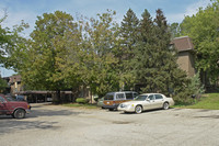 Breton Holiday Gardens in Grand Rapids, MI - Foto de edificio - Building Photo