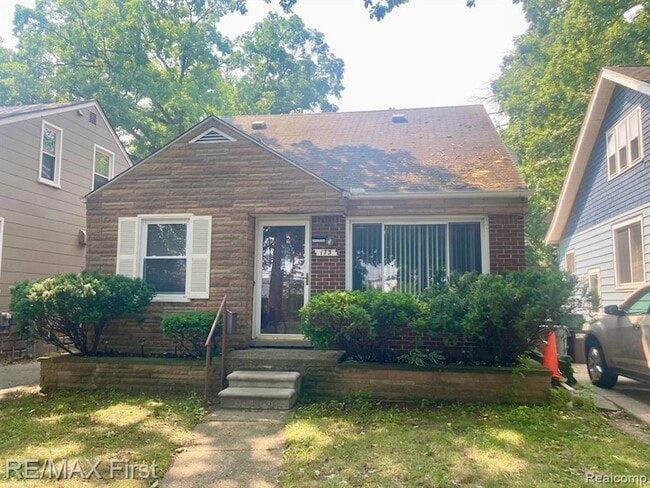 property at 173 W Webster St