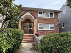 85-25 144th St in Queens, NY - Building Photo