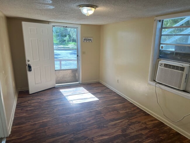 1801 Goodyear Ave in Brunswick, GA - Building Photo - Building Photo