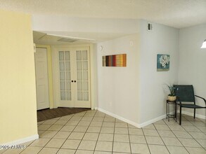 16402 N 31st St in Phoenix, AZ - Foto de edificio - Building Photo