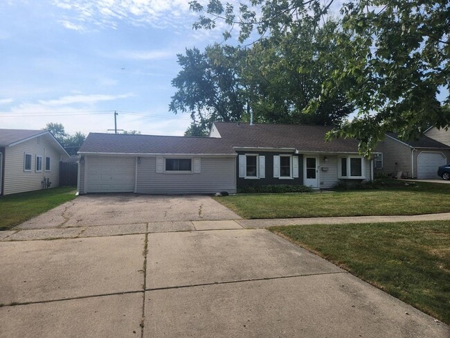 property at 3 E Oltendorf Rd