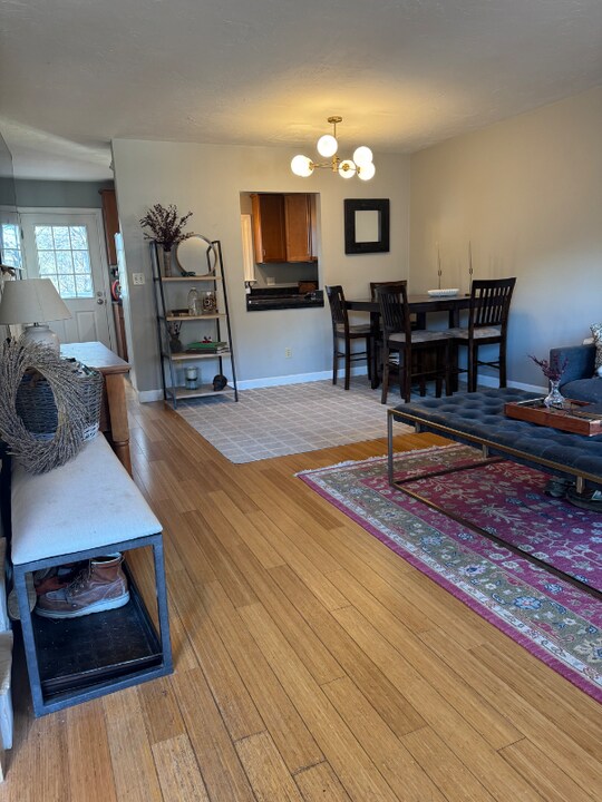 62 Freetown Rd in Raymond, NH - Foto de edificio