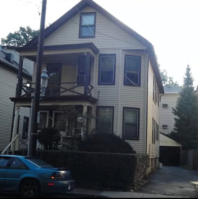 266 Valley St, Unit First Floor