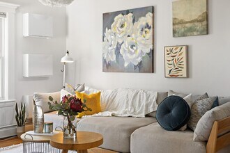 32 Harvard St in Waltham, MA - Building Photo - Building Photo