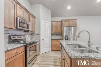 8227 NE 20th St in Vancouver, WA - Building Photo - Building Photo