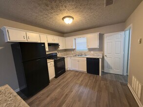 113 Deer Creek Dr in Athens, GA - Building Photo - Building Photo