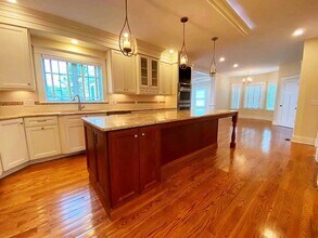67 Oak St in Wellesley, MA - Building Photo - Building Photo