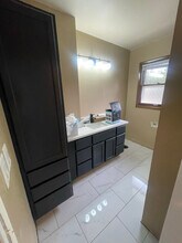 5963 Teakwood Dr in Greendale, WI - Foto de edificio - Building Photo