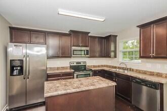 1402 Kent Downs Ave SW in Concord, NC - Foto de edificio - Building Photo