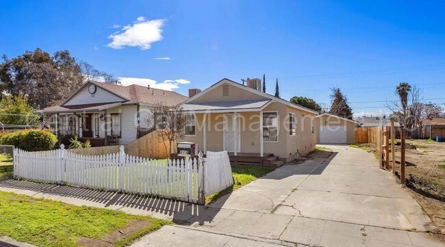217 Lincoln Ave in Bakersfield, CA - Building Photo - Building Photo