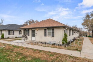 3143 Puckett Rd in Kansas City, KS - Building Photo