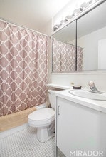 330 E 39th St-Unit -7G in New York, NY - Building Photo - Building Photo