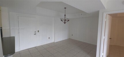9300 Fontainebleau Blvd in Miami, FL - Building Photo - Building Photo