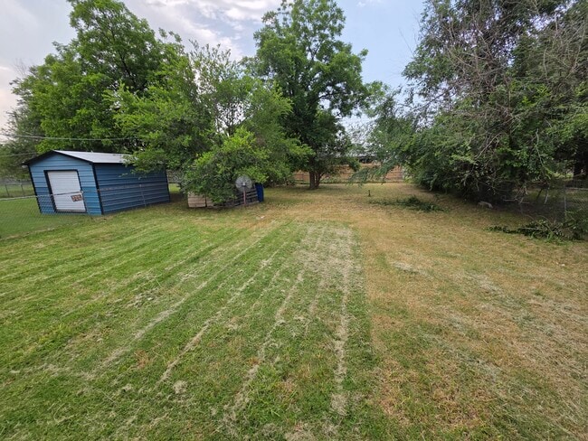 1516 NW Hoover Ave in Lawton, OK - Building Photo - Building Photo