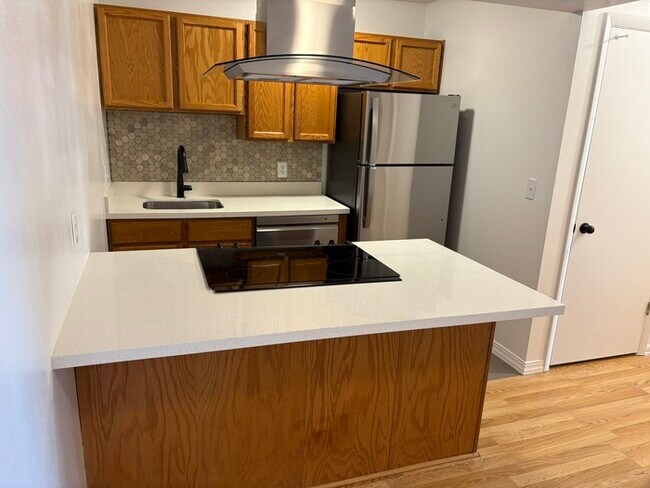 4834 S Highland Cir in Holladay, UT - Building Photo - Building Photo