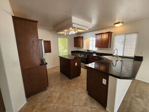 7626 Rustic Galleon St in Las Vegas, NV - Building Photo - Building Photo
