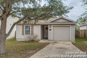 11243 Country Canyon in San Antonio, TX - Building Photo