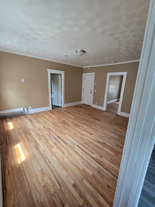 94 Glen St in New Britain, CT - Building Photo