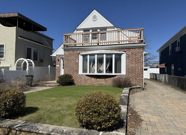 property at 525 E Olive St