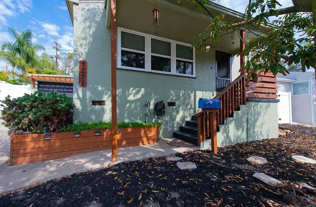 4272 Harbinson Ave in La Mesa, CA - Foto de edificio