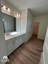 50 Artemas Ward Dr in Fuquay Varina, NC - Foto de edificio - Building Photo