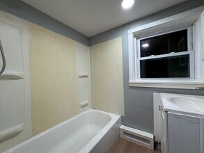 1 Cedar Ct in Amesbury, MA - Building Photo - Building Photo
