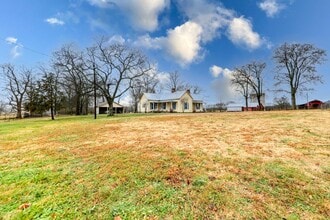 2030 Spring Creek Rd in Lebanon, TN - Building Photo - Building Photo
