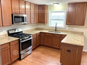 621 Lake Plumleigh Way in Algonquin, IL - Building Photo - Building Photo