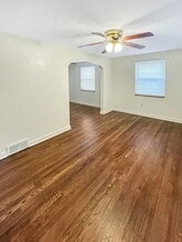 1028 Fleming St in Coraopolis, PA - Foto de edificio - Building Photo