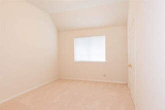 9115 Sunny Ridge Dr in Houston, TX - Building Photo - Building Photo