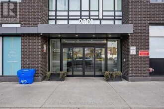 2301 Danforth Ave in Toronto, ON - Building Photo - Building Photo
