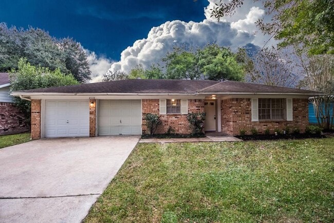 2110 Wycliffe Dr