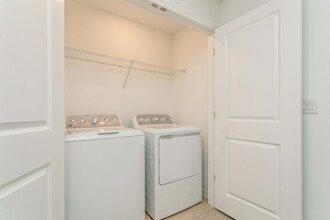 9084 Driven Snow St in Sarasota, FL - Building Photo - Building Photo