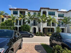 11523 SW 13th Dr in Pembroke Pines, FL - Building Photo - Building Photo