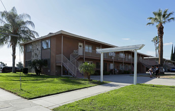 The Arbors At Miramonte in San Bernardino, CA - Foto de edificio - Building Photo