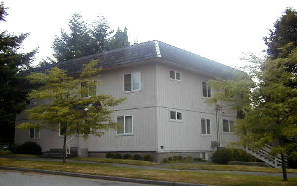 869 S 41st St in Tacoma, WA - Building Photo