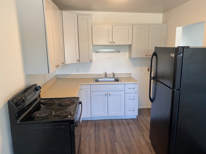2592 Robin Rd in West Valley City, UT - Building Photo