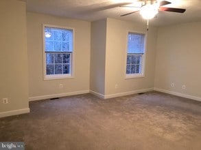 14208 Dahlgren Rd in King George, VA - Foto de edificio - Building Photo
