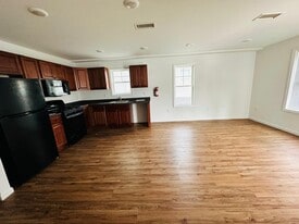 87 N 18th St in East Orange, NJ - Building Photo