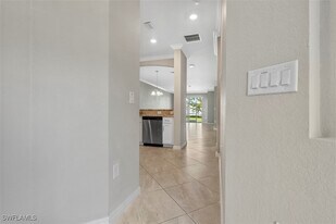4264 Lemongrass Dr in Ft. Myers, FL - Building Photo