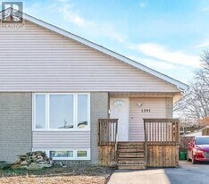 1391 Garvolin Ave in Pickering, ON - Building Photo