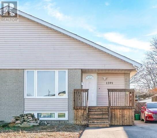 1391 Garvolin Ave in Pickering, ON - Building Photo