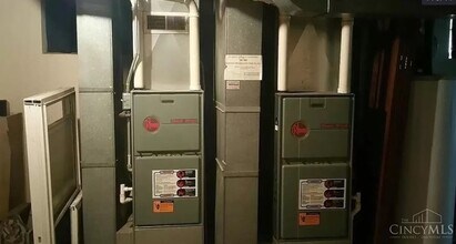 1057 Winfield Ave, Unit Second floor in Cincinnati, OH - Building Photo - Building Photo