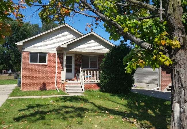 property at 17541 E 10 Mile Rd