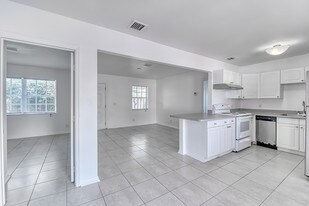 The Charmer Apartments in West Palm Beach, FL - Building Photo