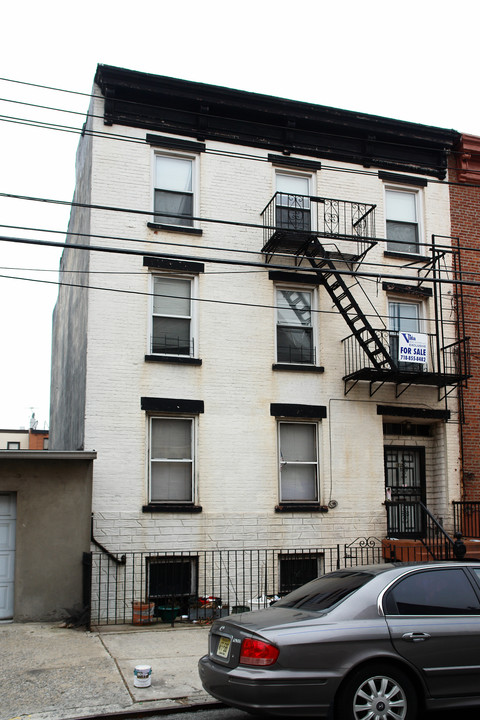 111  Wolcott Street in Brooklyn, NY - Building Photo