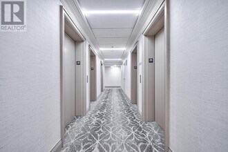 36 Elm Dr W in Mississauga, ON - Building Photo - Building Photo